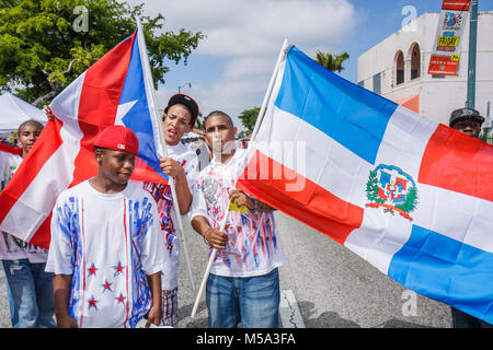 Miami Florida,Little Havana,Calle Ocho,Calle Ocho Festival,sagre fiera,Carnevale Miami,celebrazione ispanica,ragazzi,maschio bambini bambini bambini yo Foto Stock