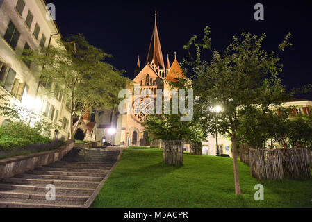 Cattedrale di Notre Dame a Losanna durante la notte, Svizzera Foto Stock