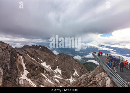 Skywalk a Dachstein Hunerkogel Austria. Il Dachstein è la più alta montagna della Stiria. Foto Stock