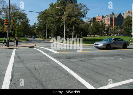 Semafori sulla strada principale di Halifax Nova Scotia Canada Foto Stock