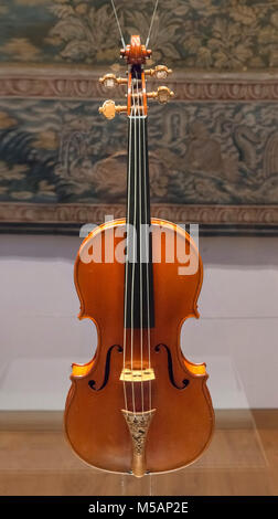 Violino Stradivari. Il Messia violino realizzato da Antonio Stradivari (1644-1737) nel 1716, sul display nel museo Ashmolean Museum di Oxford, England, Regno Unito Foto Stock