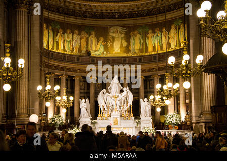 Parigi, Francia - 9 Dicembre 2017: il famoso rock and roll cantante Johnny Hallyday (Jean-Philippe Léo Smet 15 Giugno 1943 - 6 dicembre 2017) Memorial. Foto Stock