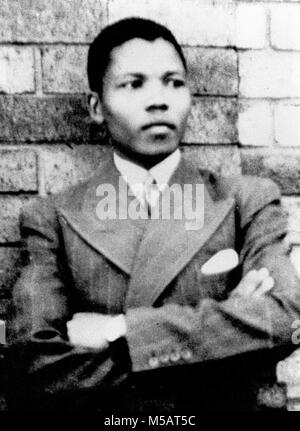 Mandela, prese a Umtata nel 1937 Nelson Rolihlahla Mandela (1918 - 2013) South African anti-apartheid rivoluzionario e leader politico, presidente del Sud Africa dal 1994 al 1999. Foto Stock
