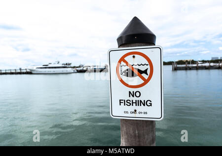 Nessun segno di pesca, Bill Bird Marina, Haulover Park, Miami Beach, Florida, Stati Uniti d'America. Foto Stock