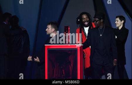 Gorrilaz accettare il premio per la miglior band britannica durante il 2018 BRIT Awards mostra che si è tenuta presso la O2 Arena, Londra. Solo uso editoriale. Stampa foto di associazione. Picture Data: mercoledì 21 febbraio, 2018. Vedere PA Storia SHOWBIZ inglesi. Foto di credito dovrebbe leggere: Victoria Jones/filo PA. Foto Stock