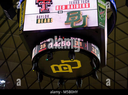 Waco, Texas, Stati Uniti d'America. Xvii Feb, 2018. Baylor Bears lead Texas Tech Red Raiders 35 a 31 al mezzo di pallacanestro del NCAA di gioco tra il Texas Tech Red Raiders e Baylor porta al centro di Ferrell a Waco, Texas. Matthew Lynch/CSM/Alamy Live News Foto Stock