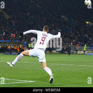 Kharkiv, Ucraina. Il 21 febbraio, 2018. Edin Dzeko di AS Roma in azione durante la UEFA Champions League round di gioco 16 contro Shakhtar Donetsk a OSK Metalist stadium di Kharkiv, Ucraina. Credito: Oleksandr Prykhodko/Alamy Live News Foto Stock