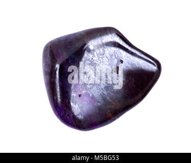 Deep Purple Manganese con sugilite burattati pietra dal Sud Africa isolati su sfondo bianco Foto Stock