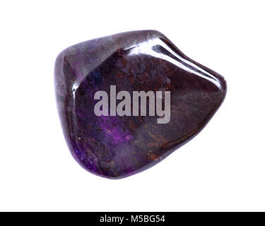 Deep Purple Manganese con sugilite burattati pietra dal Sud Africa isolati su sfondo bianco Foto Stock