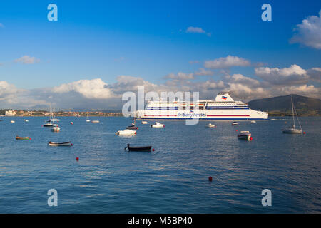 Santander,Spagna - Luglio 1, 2017: Brittany Ferries nel porto di Santander. Brittany Ferries è una compagnia marittima francese che gestisce una flotta di ferri Foto Stock