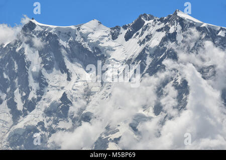 Il Monte Rosa, la montagna più alta in Italia visto da Macugnaga Foto Stock