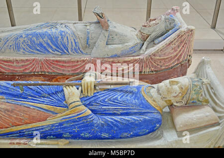 Le tombe dei re Enrico II e la regina Eleonora di Aquitania in Fontevraud Abbey Foto Stock