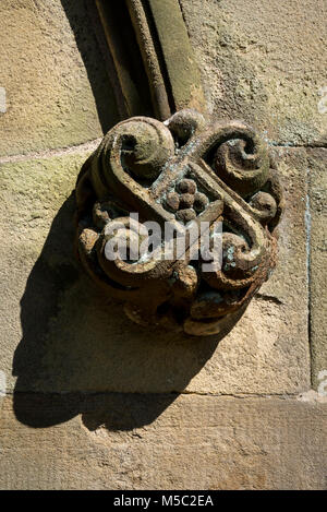 Dettagli in pietra a St James Church, Taxal vicino Whaley Bridge, Derbyshire, in Inghilterra. Foto Stock