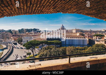 Panorama di Roma vista da Castel Sant'Angelo, Italia Foto Stock
