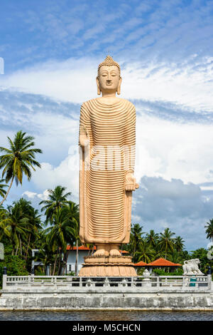 Tsunami Vihara Honganji, un buddista memoriale per le vittime del maremoto del 2004, Peraliya, Hikkaduwa, Galle District, sud della provincia, Sri Lanka Foto Stock