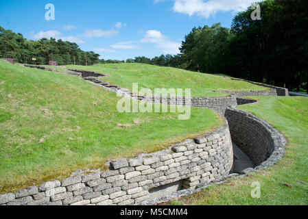 Conservate trincee della battaglia di Vimy Ridge al Canadian National Vimy Memorial, Francia Foto Stock