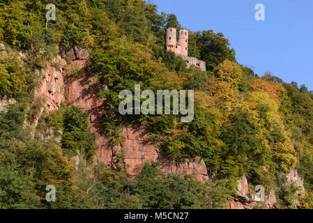 Schwalbennest Burgruine, Schadeck eigentlich bei Neckarsteinach im Landkreis Bergstraße Foto Stock