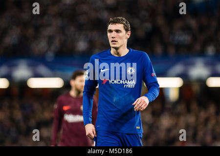 Londra, Inghilterra - 20 febbraio: Andreas Christensen (27) del Chelsea durante la UEFA Champions League Round di 16 prima gamba match tra Chelsea FC ed FC Barcelona a Stamford Bridge il 20 febbraio 2018 a Londra, Regno Unito. Foto Stock