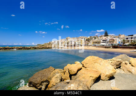 Holiday resort in riva al mare a Marinella di Selinunte, provincia di Trapani, Sicilia, Italia Foto Stock