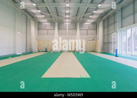 Il professionista delle strutture sportive del sir asta Aldridge Centro Cricket in Brighton Sussex per la pratica e la formazione di cricket sport Foto Stock