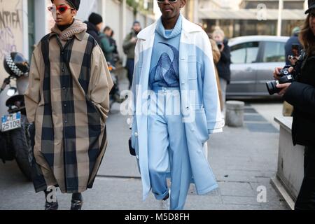 Chic showgoers frequentando il Arthur Arbesser mostra durante la Settimana della Moda Milanese - Feb 21, 2018 - Foto: Pista Manhattan/Michael Ip ***per solo uso editoriale*** | Verwendung weltweit Foto Stock