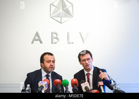 22.02.2018. RIGA, Lettonia. Conferenza stampa presso la banca ABLV - Presidente del Consiglio di Amministrazione e Chief Executive Officer (CEO) e Vadims Reinfelds, Vice Presidente del Consiglio di Amministrazione, Deputy Chief Executive Officer (dCEO) Riga. Foto Stock