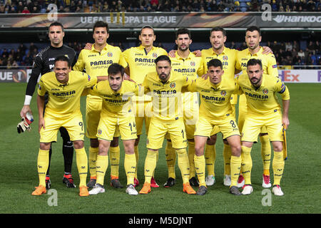 Villarreal, Spagna. Il 22 febbraio, 2018. Villarreal CF line-up prima della UEFA Europa League round di 32 seconda gamba partita di calcio tra Villarreal CF vs Olympique Lyonnais a La Ceramica Stadium il 10 febbraio 2018. Credito: Gtres Información más Comuniación on line, S.L./Alamy Live News Foto Stock