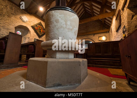 Fonte battesimale di St James Church, Shipton, Shropshire, Inghilterra, Regno Unito. Foto Stock