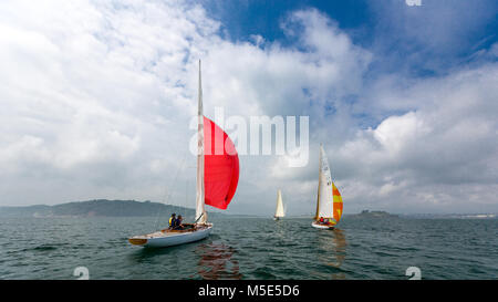 Tre classic yacht in legno in Plymouth Sound voce per la casa. Foto Stock