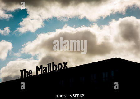 La Mailbox shopping center esterno fotografati contro un cielo nuvoloso, Birmingham REGNO UNITO Foto Stock