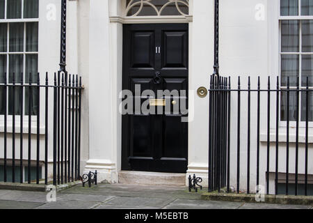 Londra, Regno Unito. Il 10 gennaio, 2018. L'ingresso a n. 11 Downing Street. Foto Stock