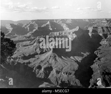 Grand Canyon HistoricPima punto VISTA PANORAMICA DEL GRAND CANYON GUARDANDO A NORD DALLA PIMA POINT. CIRCA 1947. . Foto Stock