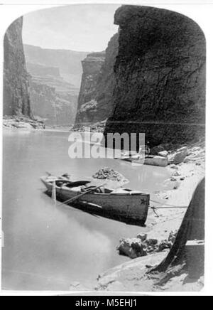 Grand Canyon Powell spedizione da John Wesley Powell 2ND EXPEDITION. " Barche in Marble Canyon.' GRCA 14642B. 1872. Foto Stock