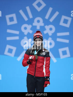 Pyeongchang, Corea del Sud. Il 23 febbraio, 2018. Medaglia di Bronzo Kaetlyn Osmond del Canada pone per le foto durante la premiazione del Ladies' unico pattinaggio di figura il pattinaggio al 2018 PyeongChang Giochi Olimpici Invernali a Medal Plaza, PyeongChang, in Corea del Sud dal 23 febbraio, 2018. Credito: Bai Xuefei/Xinhua/Alamy Live News Foto Stock