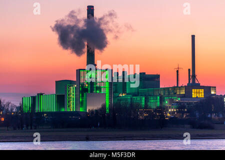 La potenza Lausward stabilimento Dusseldorf, turbine a vapore e a gas impianto di alimentazione azionata da Stadtwerke Düsseldorf e EnBW, nel porto di Dusseldorf sul Foto Stock