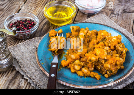 Cassoulet di fagioli e verdure. Foto Studio Foto Stock