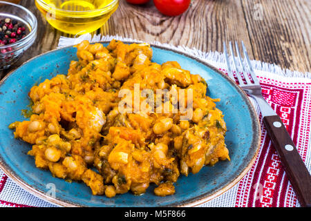 Cassoulet di fagioli e verdure. Foto Studio Foto Stock