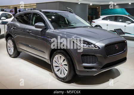 Bruxelles - Jan 10, 2018: Jaguar E-ritmo compatto SUV prestazioni vettura mostrata a Bruxelles Motor Show. Foto Stock