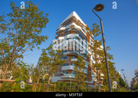 Milano, 13 ottobre 2017 - Nuovo e moderno edificio in condominio di " Vita di città degli affari e residenziale quartiere 'Tre Torri", Milano, Italia Foto Stock