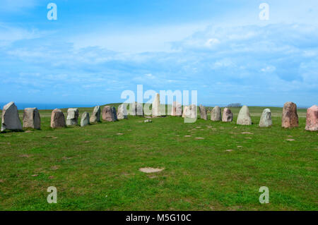 Ales stenar ale di pietre, sito archeologico nella Svezia meridionale. Foto Stock