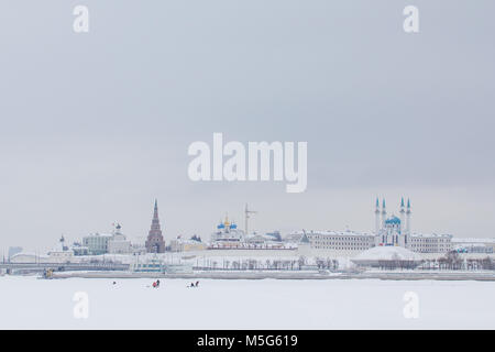 KAZAN, Russia - 19 gennaio 2017: il Cremlino a neve giornata invernale Foto Stock