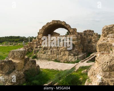 Parte di scavato antica città romana di Salamina Famagusta Repubblica Turca di Cipro del Nord un grande spettacolare sito archeologico Foto Stock