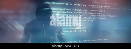 Immagine composita dei maschi di hacker in piedi Foto Stock
