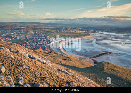 Llandudno bay a bassa marea con, vista dalla cima del Great Orme. Il nord del Galles nel Regno Unito Foto Stock