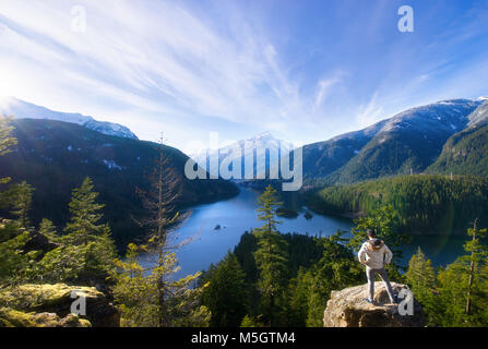 Diablo si affacciano sul lago Foto Stock