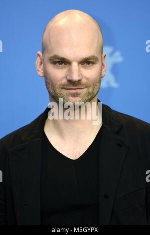 Berlino, Germania. Il 23 febbraio, 2018. Thomas Stuber durante il "in den Gängen/nelle navate laterali"photocall al 68esimo Festival Internazionale del Cinema di Berlino/Berlinale 2018 al Hotel Grand Hyatt il 23 febbraio 2018 a Berlino, Germania. | Verwendung weltweit Credito: dpa/Alamy Live News Credito: dpa picture alliance/Alamy Live News Foto Stock