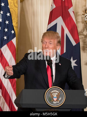 Washington, DC, Stati Uniti d'America. Il 23 febbraio, 2018. Presidente Donald Trump J tiene una conferenza stampa congiunta con il Primo Ministro australiano Malcolm Turnbull nella Sala Est della Casa Bianca a Washington DC. Il 23 febbraio 2018. Credito: Patsy Lynch/media/punzone Alamy Live News Foto Stock