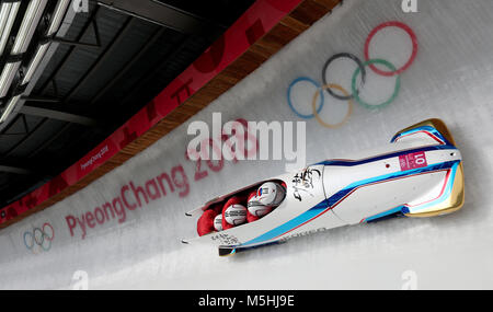 Corea Yunjong ha vinto e il suo team durante la 4-uomo Bob riscalda all'Olympic Centro di scorrimento durante il giorno quindici del PyeongChang 2018 Giochi Olimpici Invernali in Corea del Sud. Foto Stock