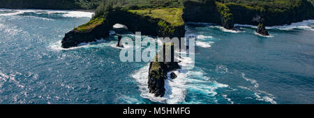 Moku Mana, punto Pauwalu, Hana Costa, Maui, Hawaii Foto Stock