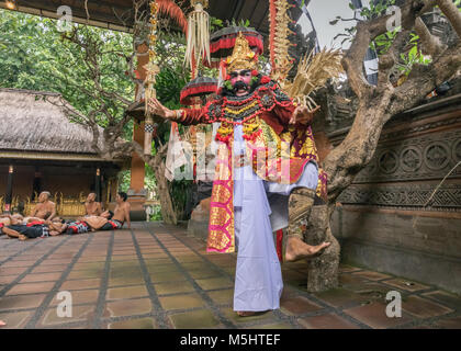 Kecak Danza del Fuoco, Rahwana, Ubud, Bali Foto Stock